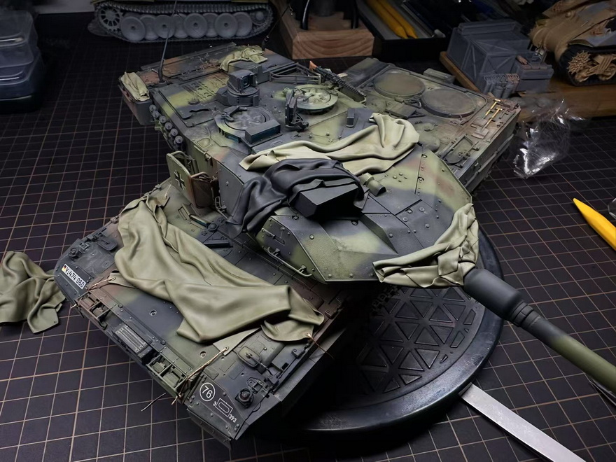 模型作品欣赏：边境BT040 豹2A7V(图13)